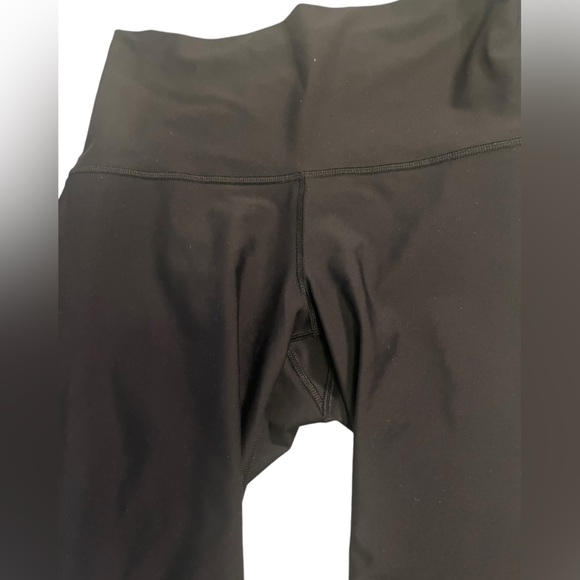 Three Pairs of Old Navy Yoga Pants. Power Soft and Go Dry, Size Med - Picture 8 of 9